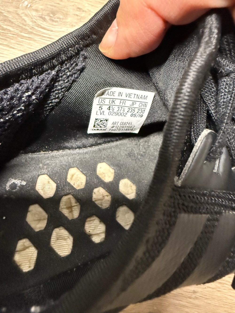 Adidas NMD R1 - Picture 4 of 4